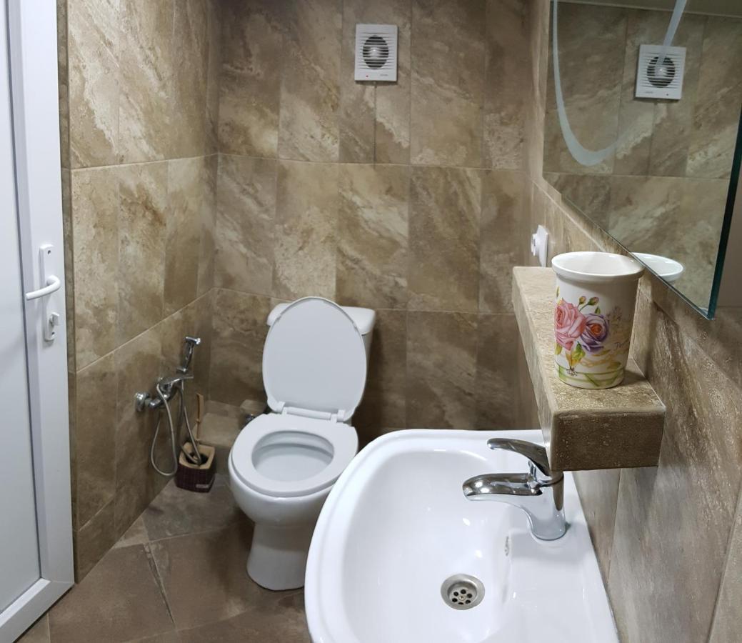 קוטאיסי Guest House 15A מראה חיצוני תמונה