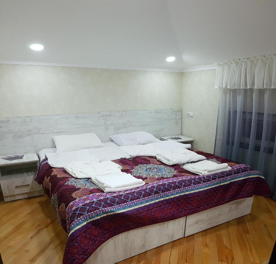 קוטאיסי Guest House 15A מראה חיצוני תמונה