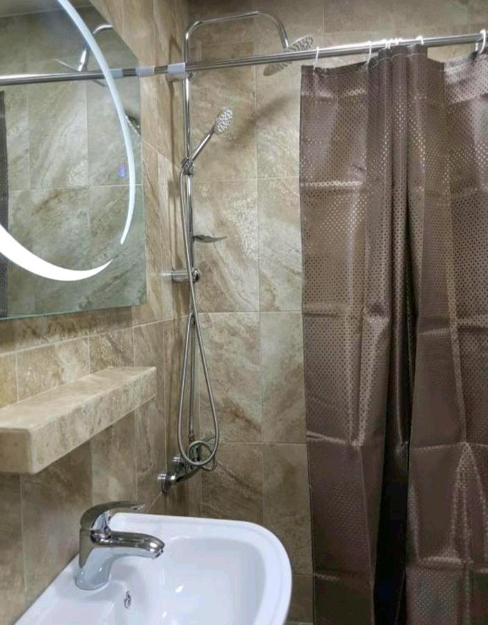 קוטאיסי Guest House 15A מראה חיצוני תמונה