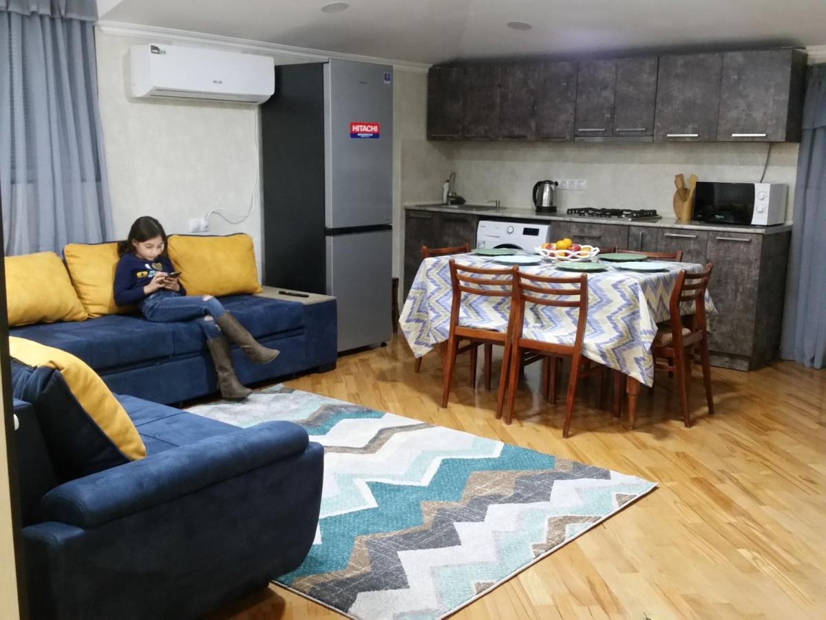 קוטאיסי Guest House 15A מראה חיצוני תמונה